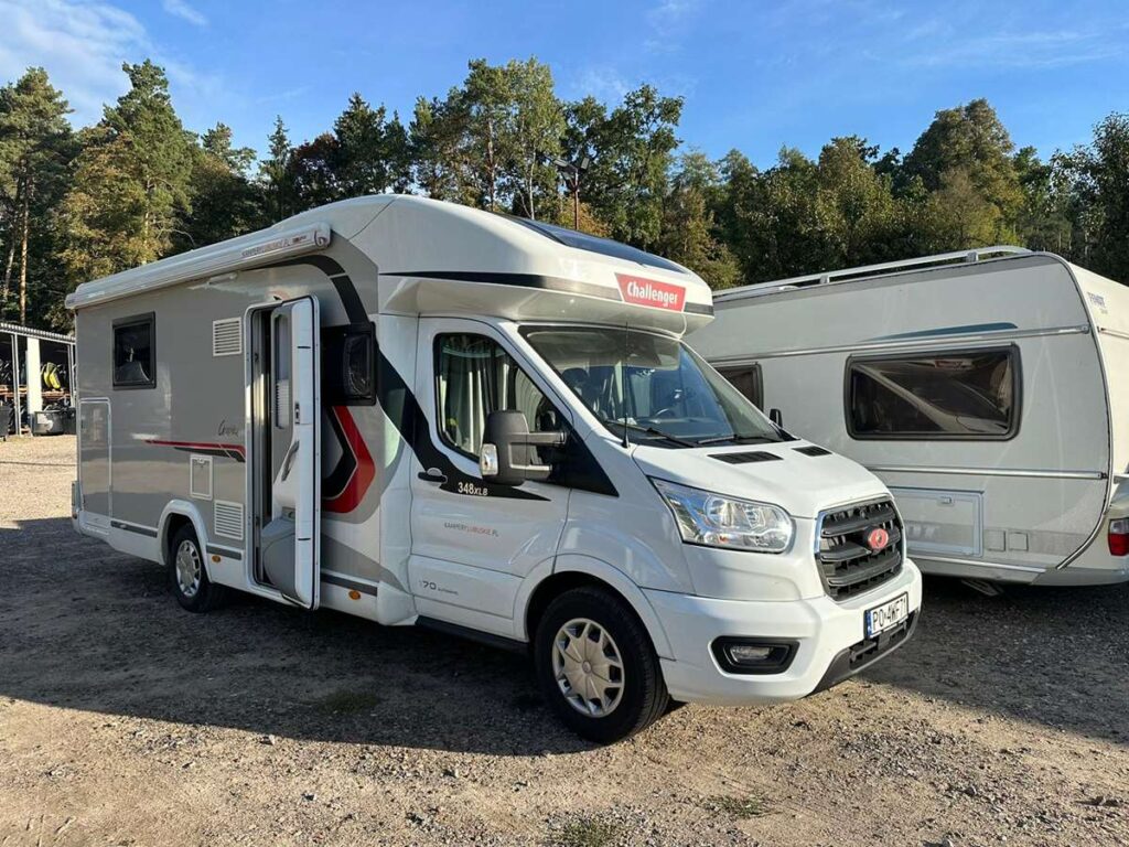 serwis kamperów zachodniopomorskie pojazd na placu firmy bilcamp